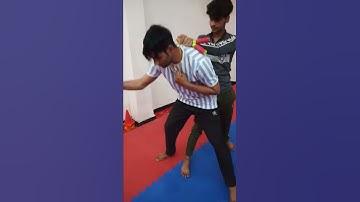 save the rope  on road side Self defence #anujtkd  #selfdefense  😱😱