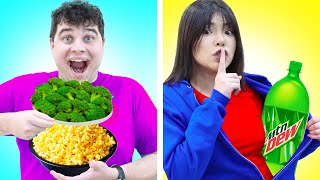 8 FUNNY WAYS TO SNEAK FOOD FROM SIBLING| CRAZY SNEAKING SNACKS & FUNNY SITUATIONS BY CRAFTY HACKS