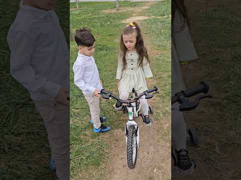 انت الغالي ياخويا الفيديو نزل الساعة 4 46العصر بأي ساعة شفتوه براء وسميرة