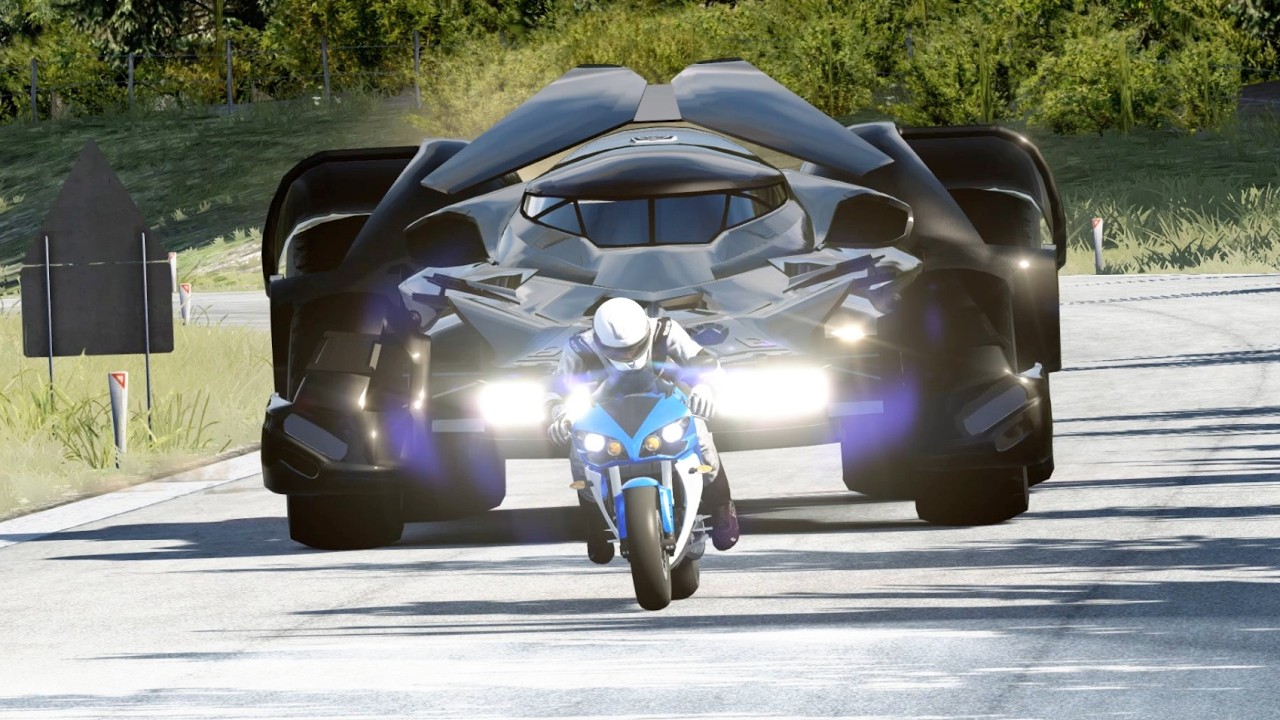Superbike Yamaha R1 vs Monster Batmobile vs Bugatti Centodieci at Old SPA