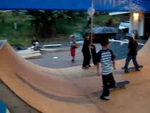 Devins Birthday - take 3 - skateboarding the half pipe