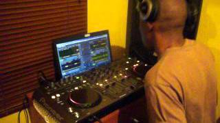 Dj Fisha-Fasha messing around on DDJ T1