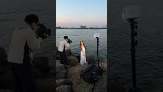 Capturing the calm of the ocean with the ML80Bi by @litemons.
For this shoot, I wanted my subject to stand out against the surrounding environment. I used the ML80Bi with a reflector as my main key light, allowing me to properly illuminate and expose my subject while creating a clear contrast between her and the background.
🎬@0ojin_
💡ML80Bi
Follow @litemons for more cinematic work with Godox lights!
#godox #litemons #ml80bi #creativelighting #photographer #portraitphotography #cinematiclighting #lightingsetup #outdoorshooting #behindthescenes #portablelighting
Follow us on Instagram: https://www.instagram.com/godox_global/
Follow us on Facebook: https://www.facebook.com/godoxglobal
Like us on Tik Tok: https://www.tiktok.com/@godox_global
Like us on Twitter: https://twitter.com/GodoxGlobal
Website: https://www.godox.com/ Capturing the calm of the ocean with the ML80Bi by @litemons.