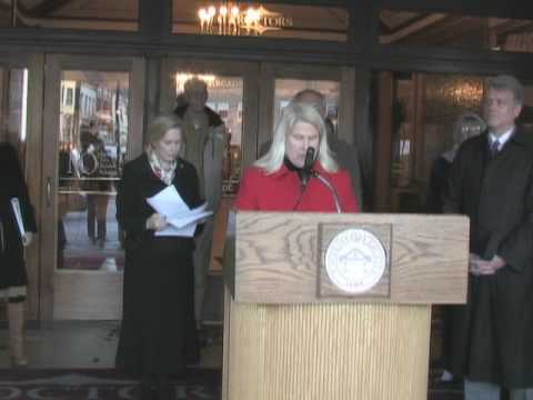 Senator Kirsten Gillibrand Visits Schenectady Coun...