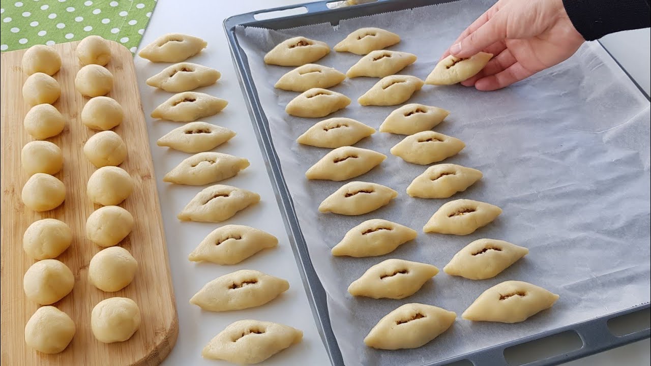 Emsali olmayan bir hamur 👌 öyle güzel ki emsali yok 😀 Tam ölçülü kıyır kıyır Elmalı Kurabiye