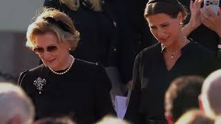 Märtha Louise ontroostbaar: prinses zoekt troost bij broer Haakon tijdens eerbetoon koning Harald