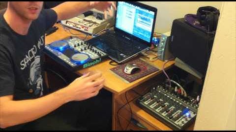 Traktor External Monitoring with 2 channel interface and a mixer