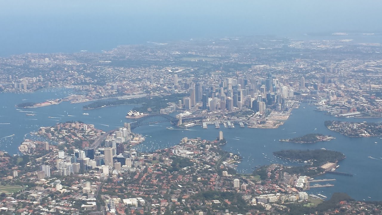 United Airlines TRIP REPORT UA 870 Boeing 777200ER Sydney to
