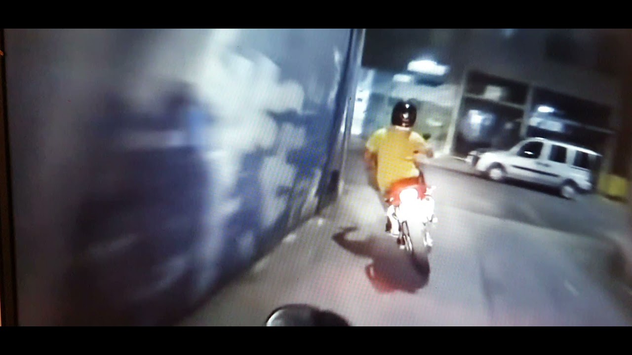 Brazil police chase man on motorcycle (High speed) - YouTube