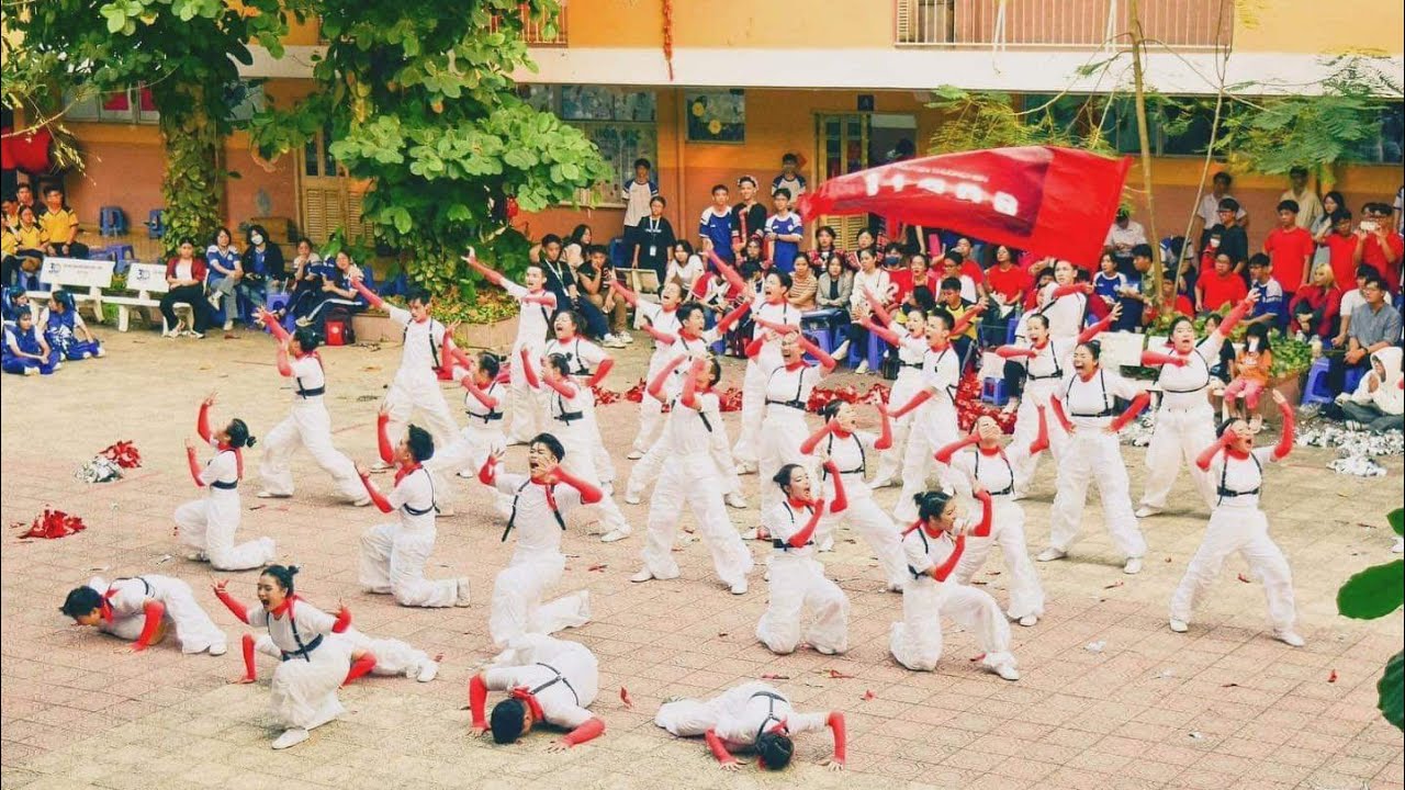 | QUÁN QUÂN FLASHMOB NTH 2024 | 11A08 | GODS - League of Legends ft NewJeans |