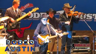 Merle Haggard On A Rotating Stage! - Rodeo Austin 2013
Priceless footage of Merle Haggard performing on a rotating stage in Austin, TX. A great view of his band in the round.
Additional Video Credit: Cristina Hodgkiss and Berthold Seliger Merle Haggard On A Rotating Stage! - Rodeo Austin 2013