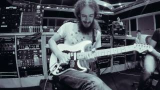 Steven Wilson - Hand.Cannot.Erase - &quot;Home Invasion / Regret #9&quot; - Guthrie Govan Guitar Solo