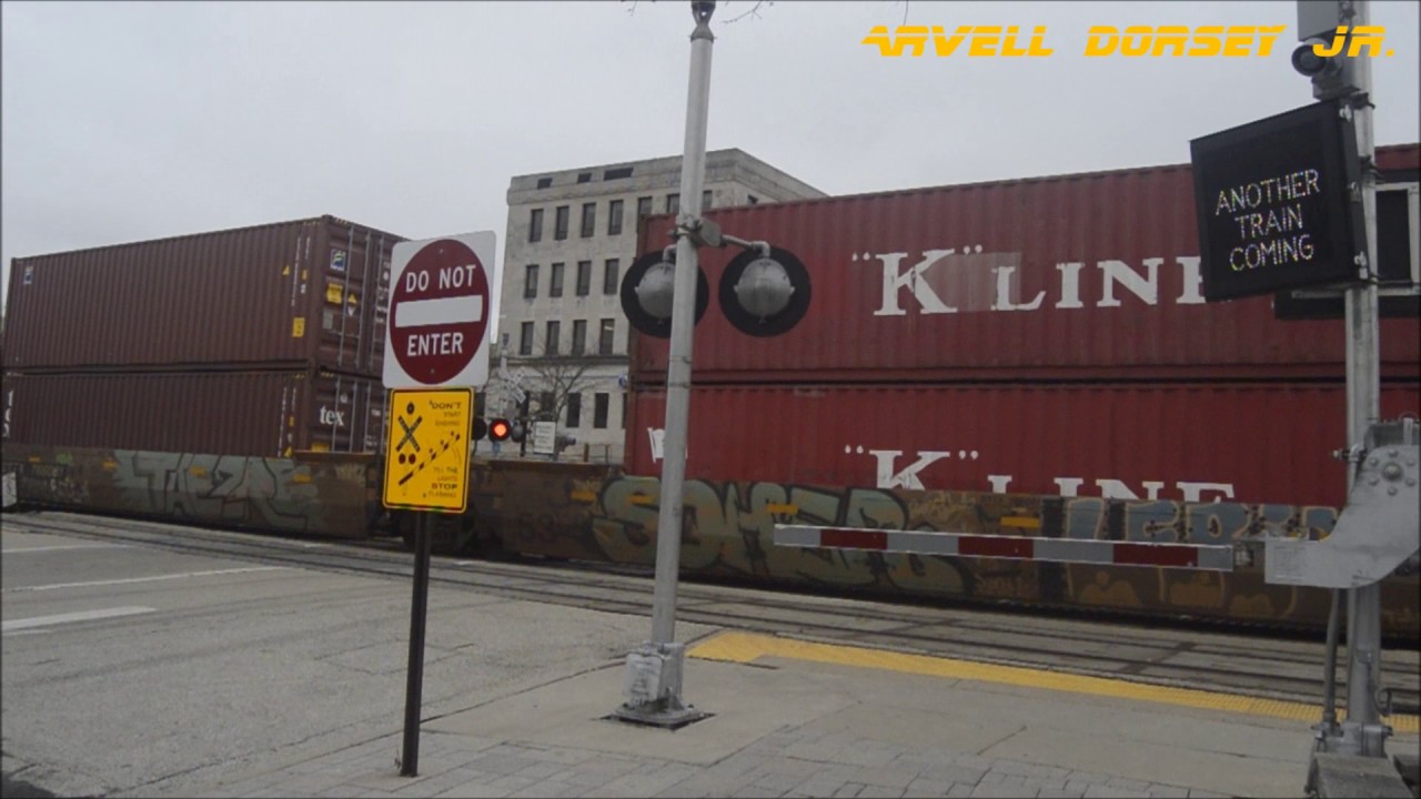 union-pacific-freight-and-metra-train-action-2-23-2017-youtube