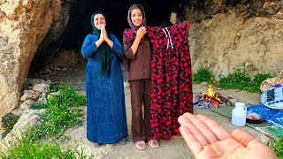 Operator's Extraordinary Gift: Buying Amazing Clothes for a Homeless Mother and Daughter