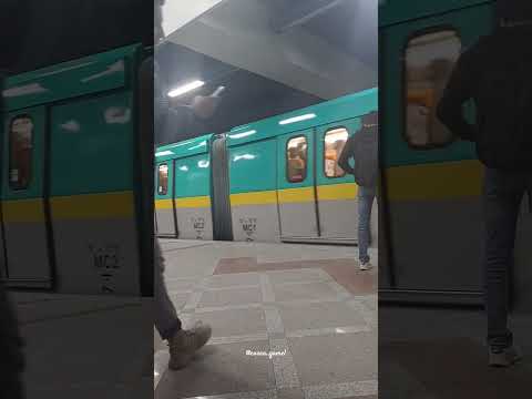 وصول المترو في محطة كلية البنات