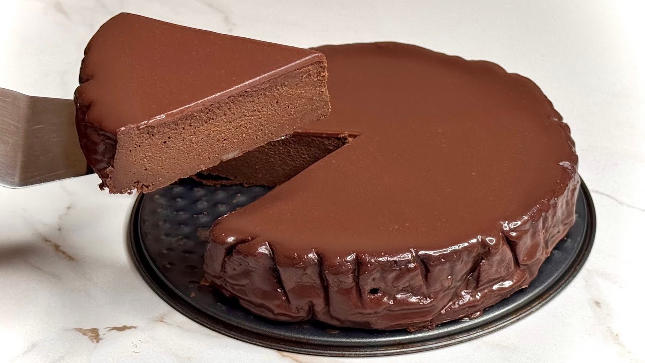 • “EL PASTEL DE CHOCOLATE QUE DERRITE CORAZONES”