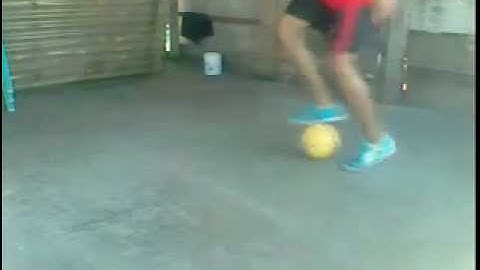 Soccer Trick : One Footed Clapping Tutorial by Harry14lest