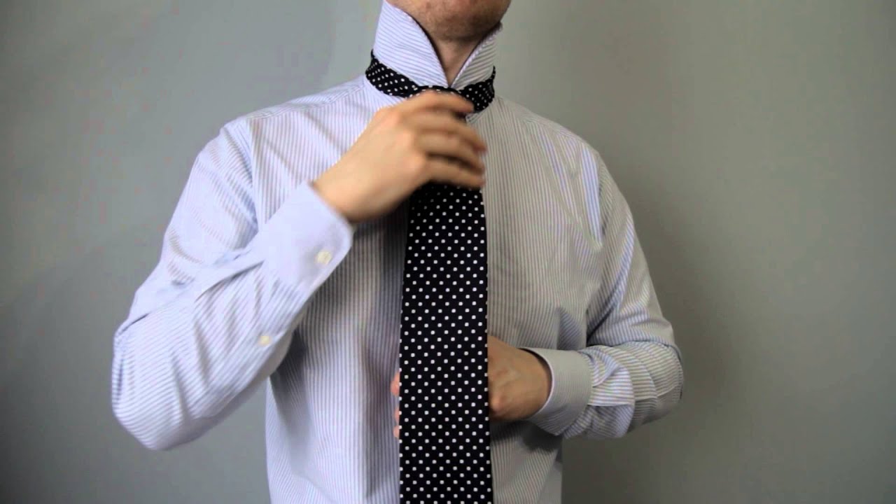 Solmion solmiminen Englantilainen solmu (FourinHand) YouTube