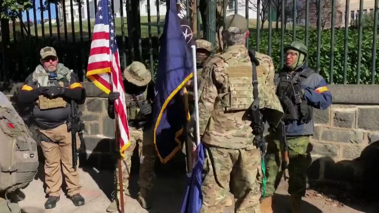 Miles protestan en Richmond contra los controles a armas de fuego - YouTube