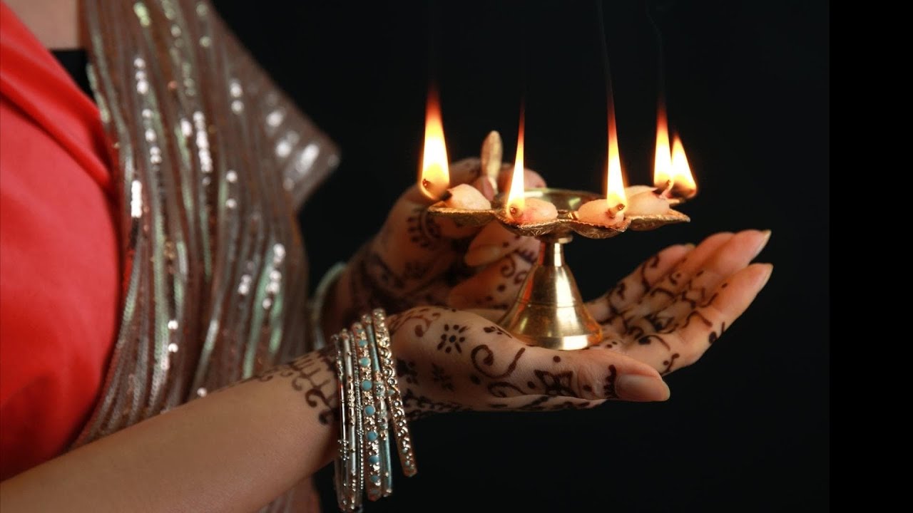 Voice Over pour un Documentaire sur Diwali – La Fête des Lumières Indienne