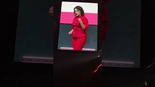 картинка: Фрагмент выступления Надежды НАЗАРОВОЙ на ЛИДЕРСКОЙ КОНФЕРЕНЦИИ в Москве 2025 🔥🔥🔥
