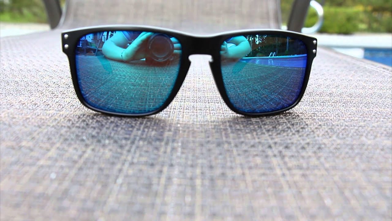 oakley holbrook blue lens