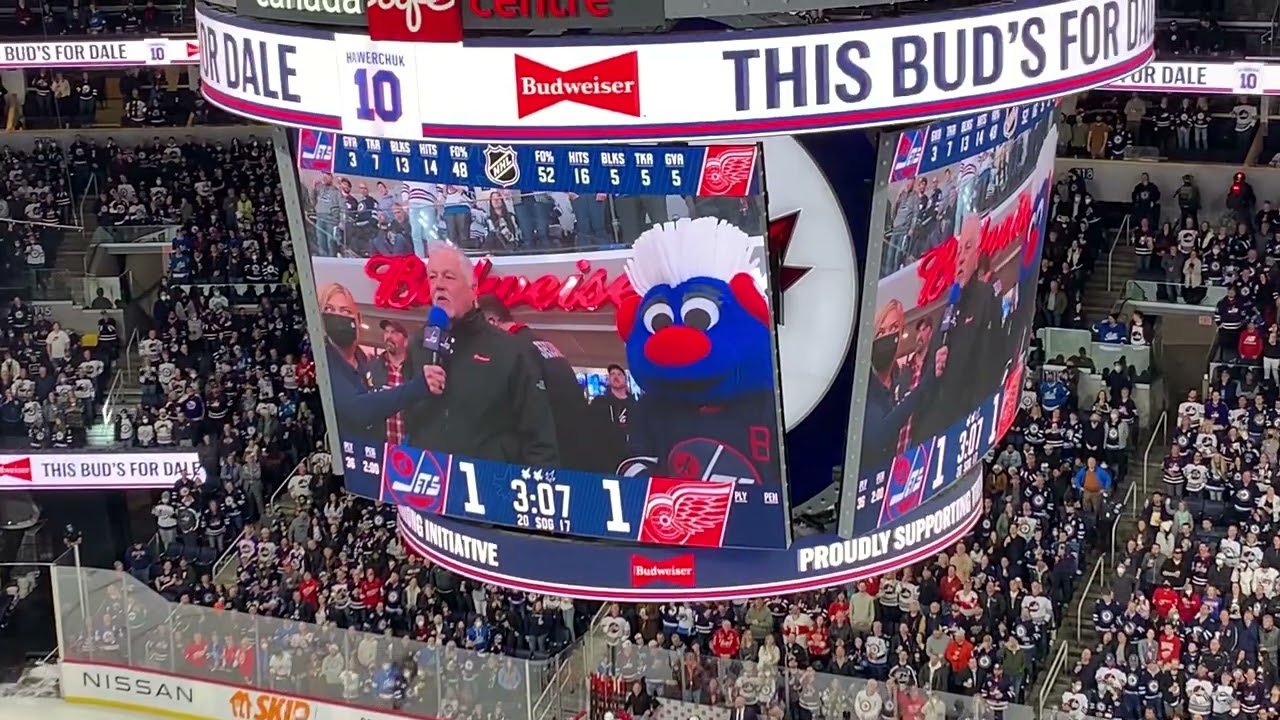 Winnipeg Jets - Dale Hawerchuk's banner has been