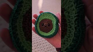 Crochet avocado. Amigurumi.В&#39;язаний гачком авокадо. Амігурумі #amigurumi #yummy #avocado