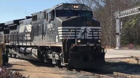 [NS]9871 GE D9-44CW & 9055 GE D9-40CW Leads NS E25 Leaving Fay NC W/A Nice Sounding K5LA & HS