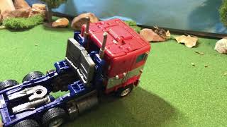 Bumblebee movie Optimus Prime vs Soundwave Transformers Stop Motion