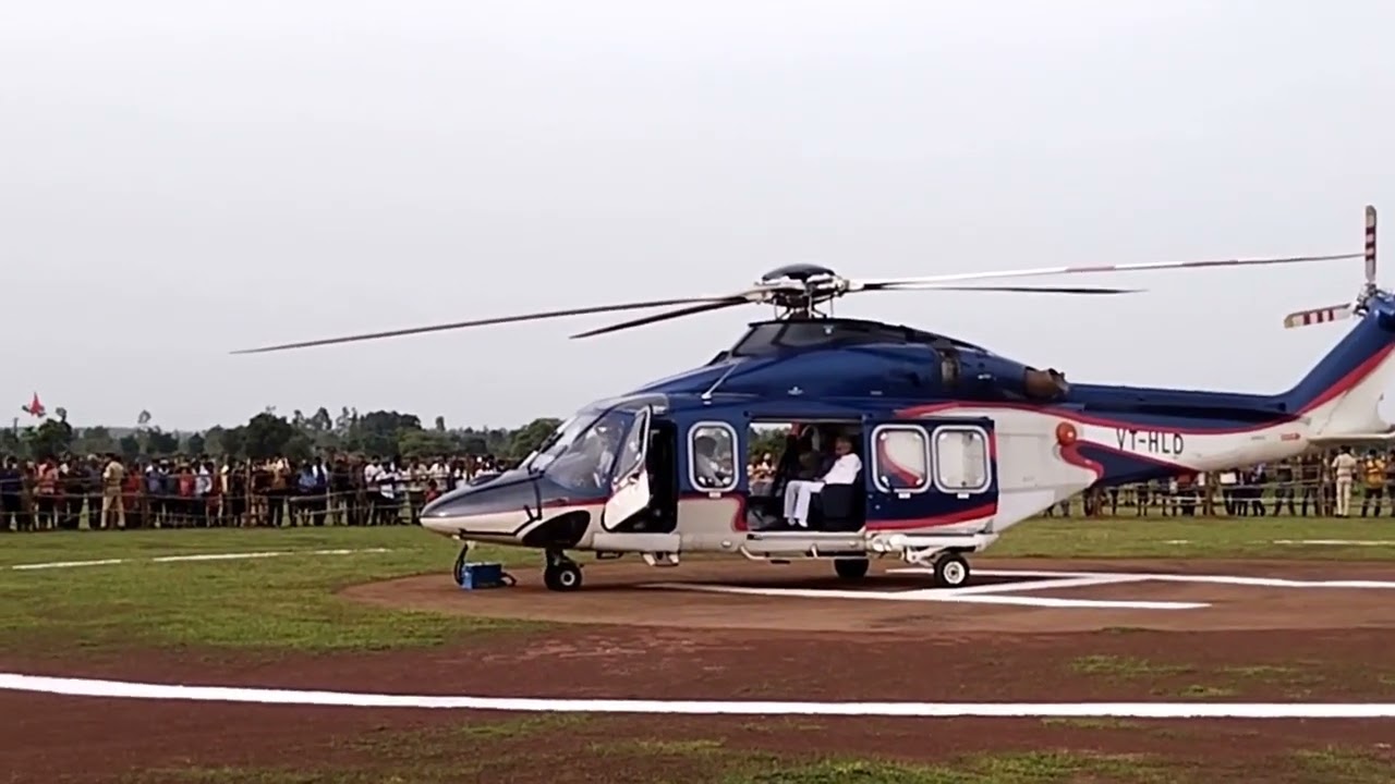 मुख्यमंत्री भूपेश बघेल जी खरोरा से वापस जाते हुए 🚁🚁🚁🚁🚁🚁🚁🚁🚁