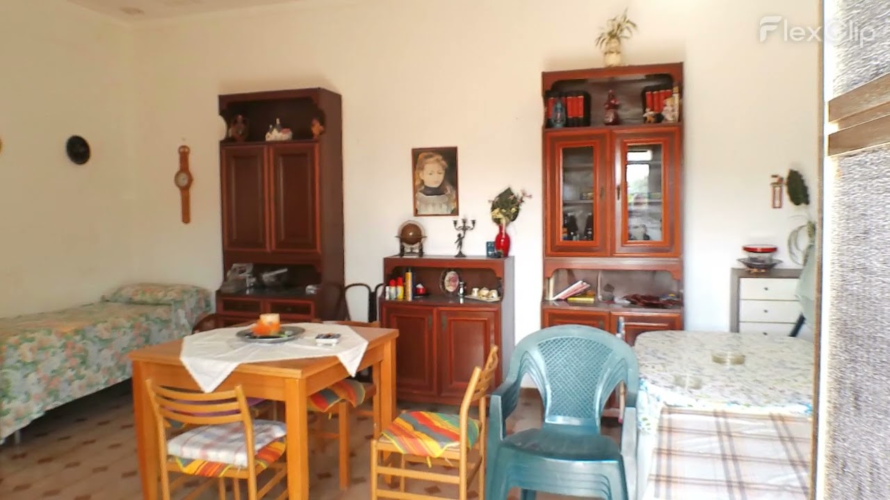 San Pietro in Bevagna - Casa indipendente con giardino in discrete condizioni