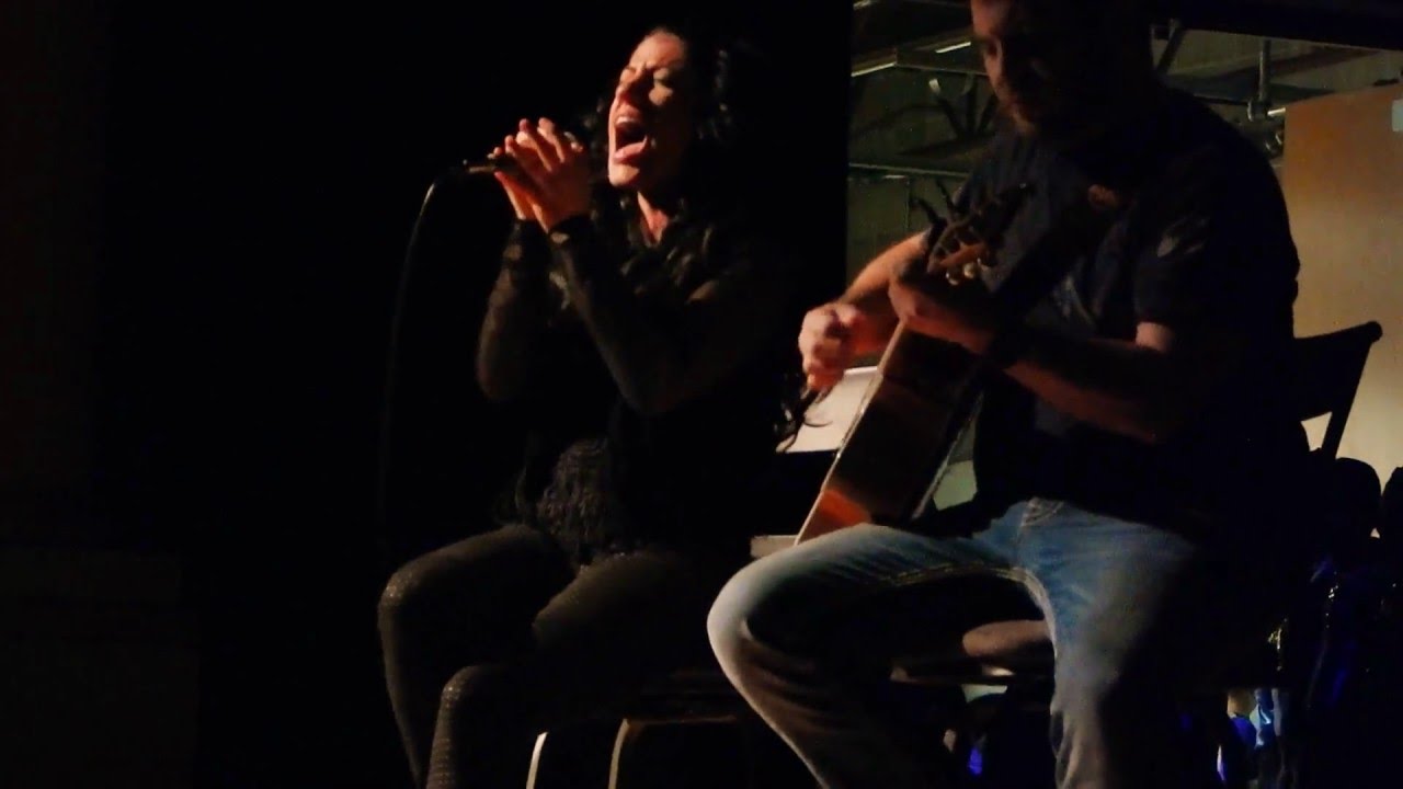 Ver Alone (Acoustic) By: Chelsea Hartmann💋 en YouTube Ver Alone (Acoustic) By: Chelsea Hartmann💋 en YouTube