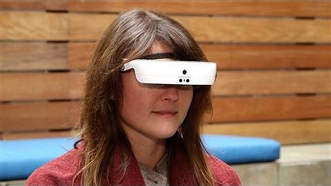 This Visor Lets the Blind See