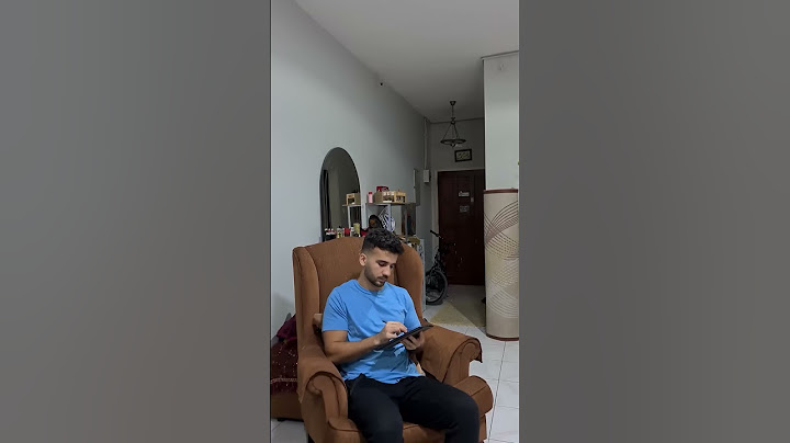 الام بس تحكي تلفون