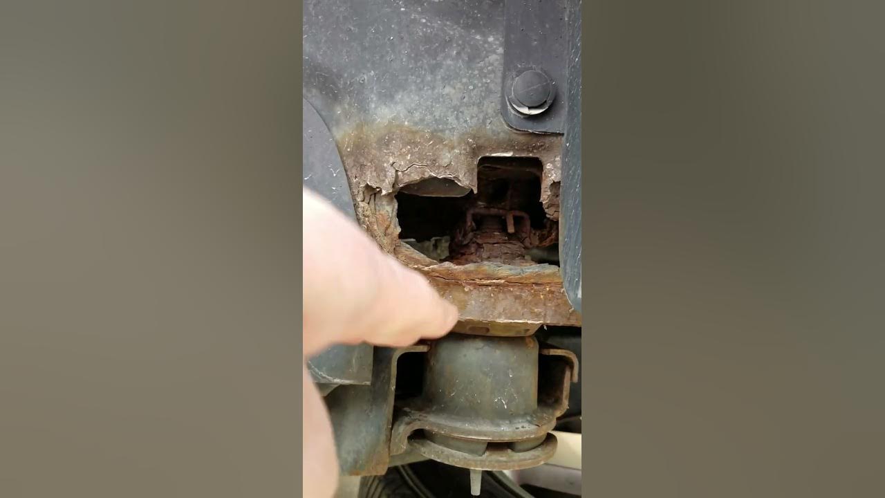 2006 Saturn VUE AWD with the common rusted out subframe engine cradle
