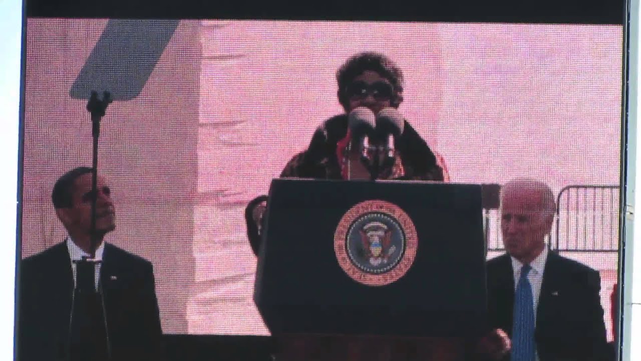 Aretha Franklin Sings "Precious Lord" At The MLK Monument Dedication [HD] - October 16, 2011