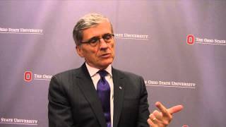 Ohio State alumnus and FCC chairman visits Ohio State