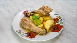 Ребрышки свиные с картофелем, тушеное мужское блюдо с овощами Ребрышки свиные с картофелем, тушеное мужское блюдо с овощами