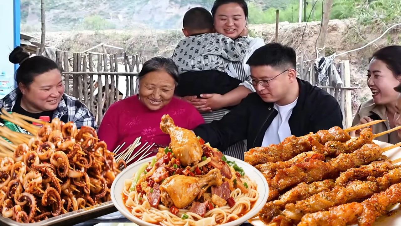 亮亮过生日，丹丹特意做了烧烤，一大家子在一起就是最幸福的事情！