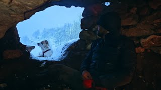 SNOWSTORM CAMPING IN EXTREME COLD WEATHER - Bushcraft Survival Shelter, Nature Sounds, Asmr Cooking