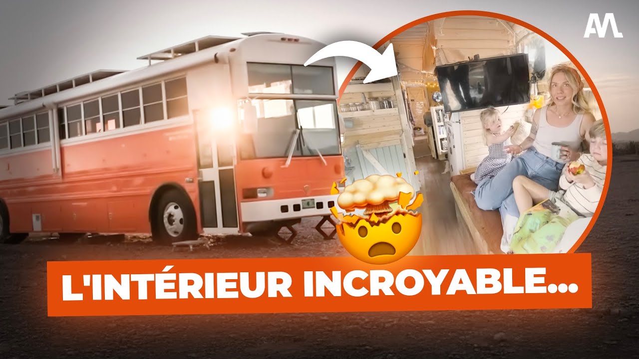 Le Bus Scolaire Jaune Est En Ligne | Photo Premium