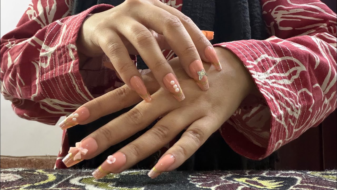 ASMR Dry Skin Scratching with Long Nails - Scratching myself 