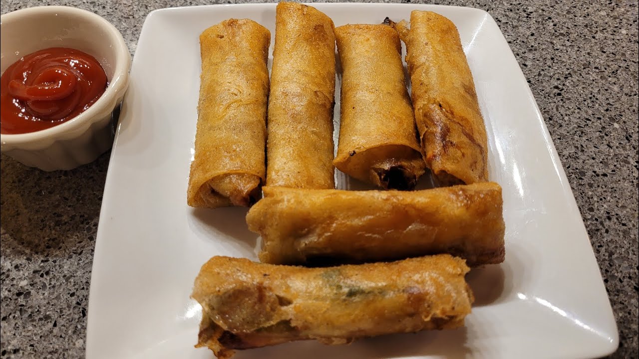 Crispy chicken vegetables lumpia/spring rolls 😋 no regrets try this