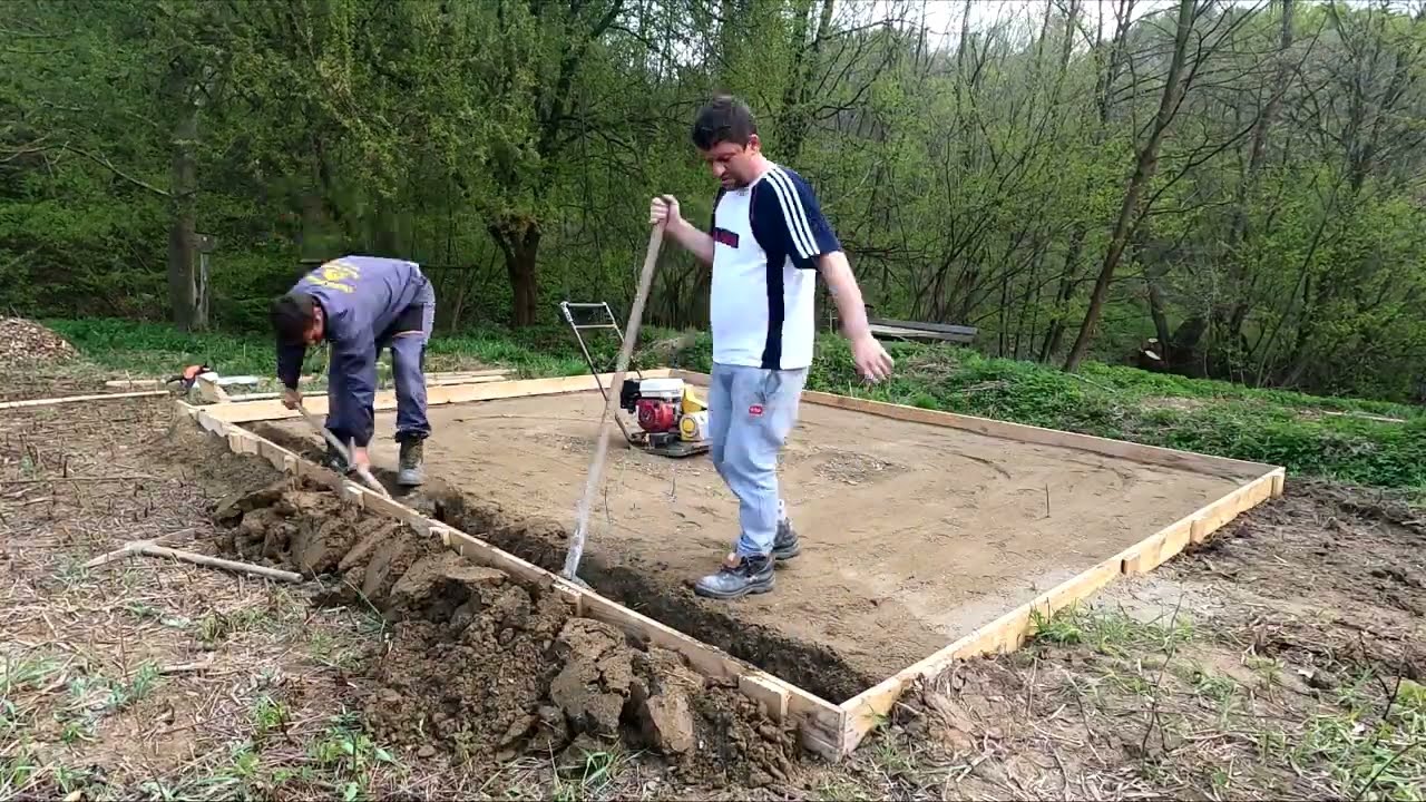 Novi projekat. Kuhinja na otvorenom. Zemljani radovi