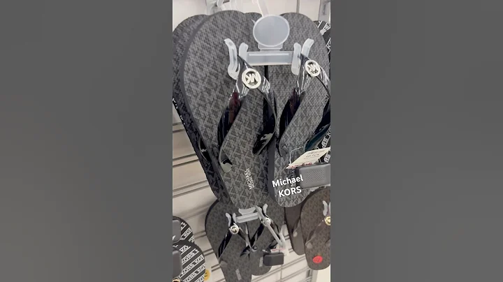 MICHAEL KORS Shoe Summer Sandals Slides Collection #michaelkors #shoecollection