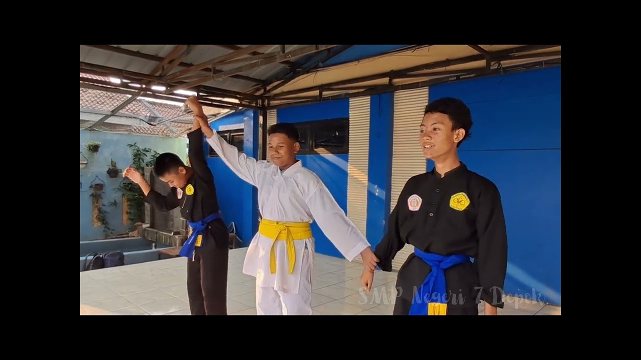 Emas Yang Tertutupi Tanah