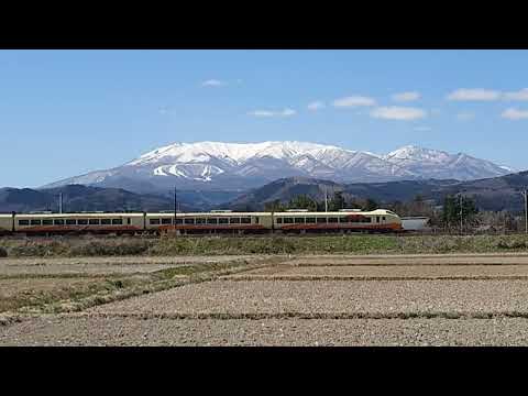 美しい蔵王山をバックに走行するE653系臨時快速列車3