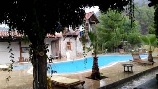 Olympos Köyevinde Bir Eylül Yağmuru