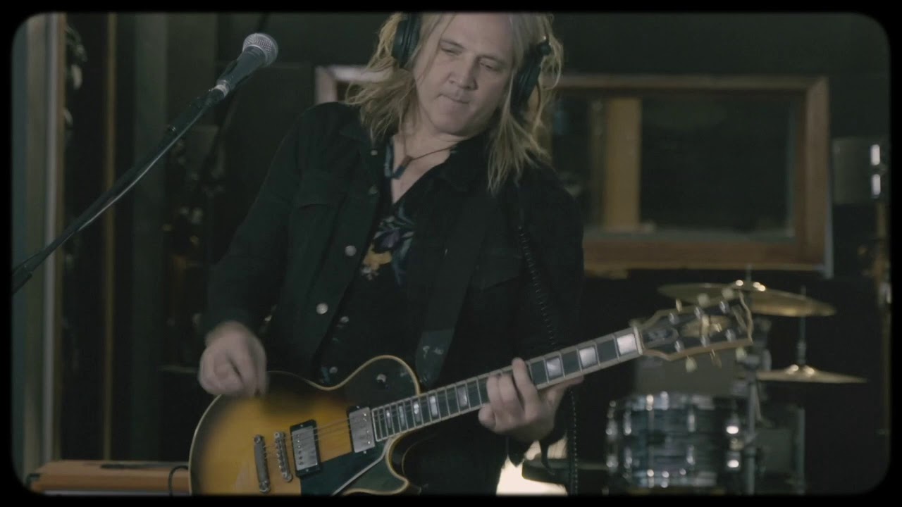 YT Short Final - YouTube advert with Australian band, Powderfinger.